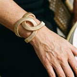 Elegantes doppeltes Goldarmband