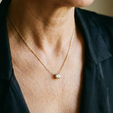 Goldene Halskette mit Zirkonia