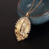 Halskette mit Marienmedaille