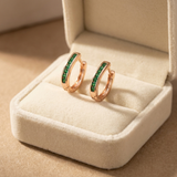 Ohrringe mit Smaragd und Zirkonia in Gold