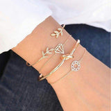 Set aus glitzernden Armbändern